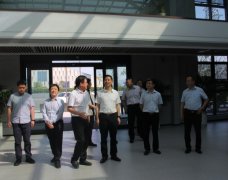 <b>山西省民營(yíng)經(jīng)濟(jì)發(fā)展局樊偉強(qiáng)局長(zhǎng)、運(yùn)城經(jīng)濟(jì)技術(shù)開(kāi)發(fā)區(qū)副主任魯若鵬一行蒞臨</b>